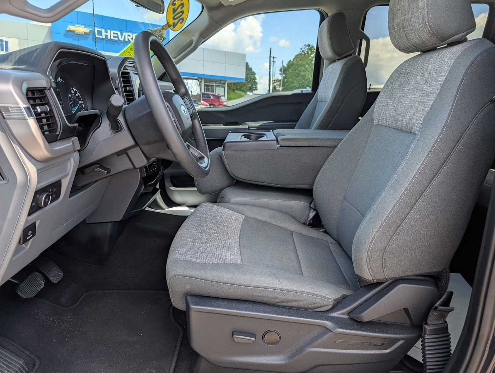 Used 2023 Ford F150 XLT AWD/4WD image 4