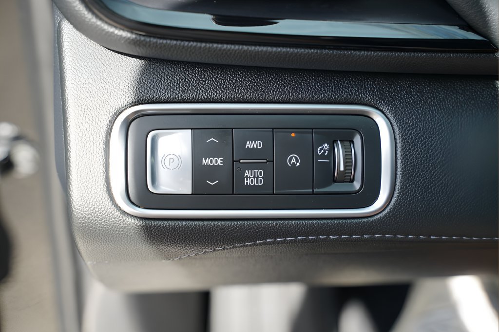 Used 2025 Buick Enclave Avenir w/ Super Cruise Package AWD/4WD image 18