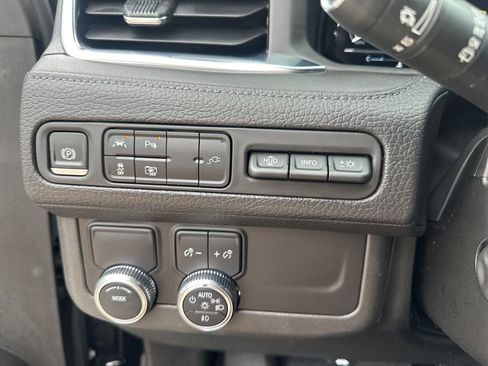 Used 2022 GMC Yukon Denali image 30