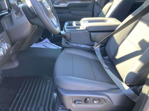 New 2026 GMC Sierra 1500 Elevation image 16