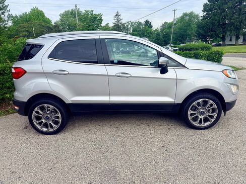 Used 2018 Ford EcoSport Titanium w/ Titanium Cold Weather Package AWD/4WD image 3