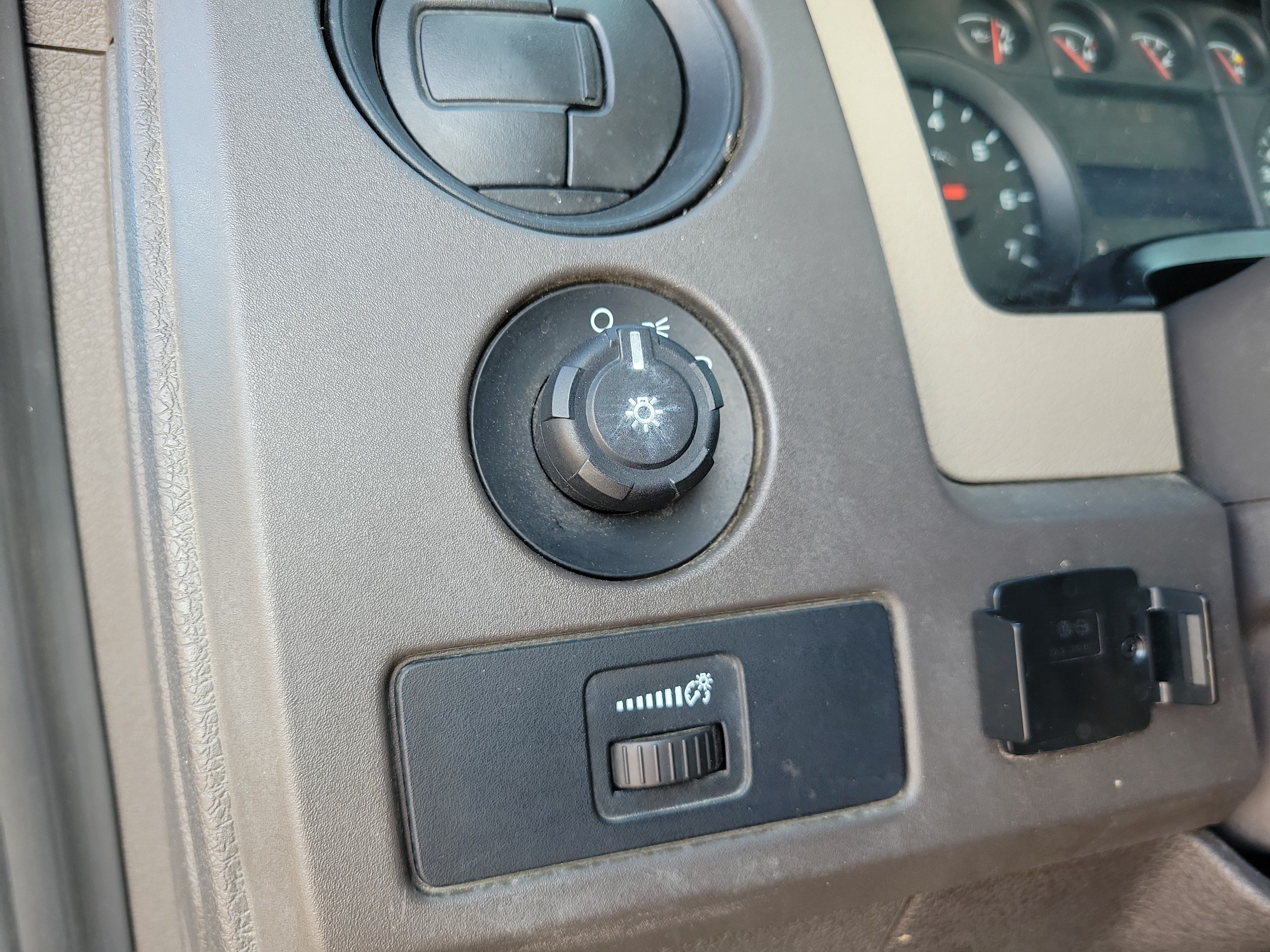 Used 2010 Ford F150 2WD Regular Cab image 13
