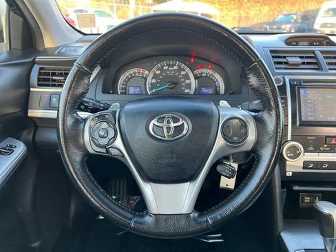 Used 2012 Toyota Camry L image 19