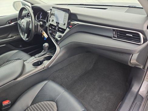 Used 2023 Toyota Camry SE image 30
