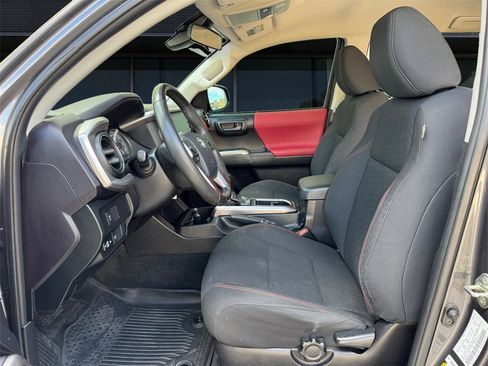 Used 2020 Toyota Tacoma SR5 image 14