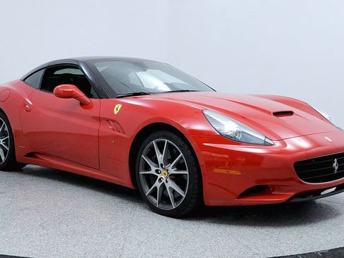 Used 2014 Ferrari California image 7