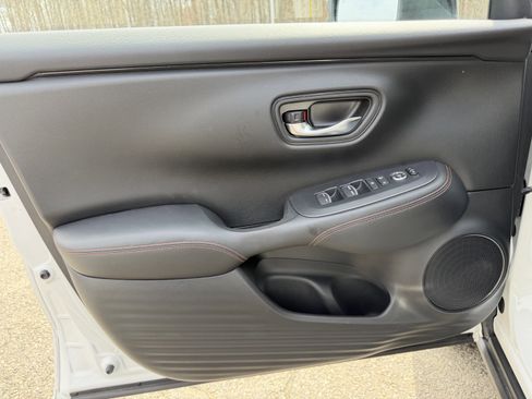 Used 2024 Honda HR-V Sport image 12