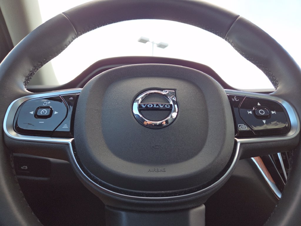 Used 2025 Volvo S60 B5 Plus AWD/4WD image 27