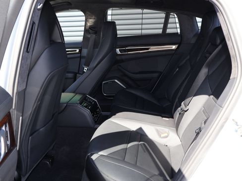 Certified 2022 Porsche Panamera Turbo S AWD/4WD image 28