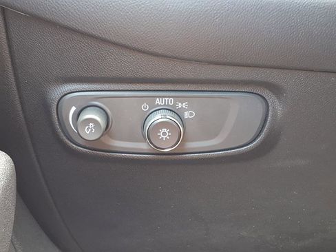 Used 2020 Chevrolet Equinox LT image 21