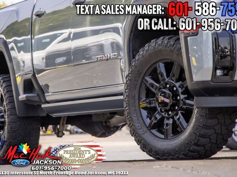 Used 2025 GMC Sierra 2500 AT4 w/ AT4 Premium Plus Package AWD/4WD image 2