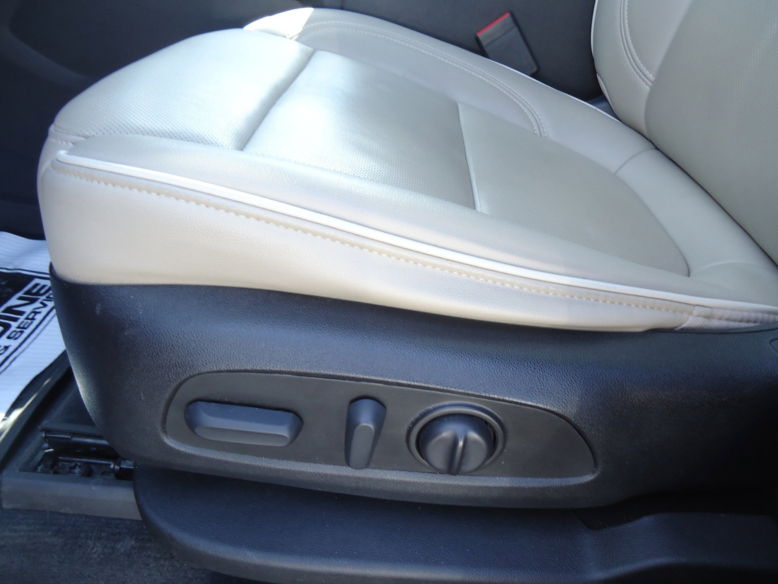 Used 2022 Chevrolet Traverse Premier w/ LPO, 'HIT The Road' Package AWD/4WD image 25