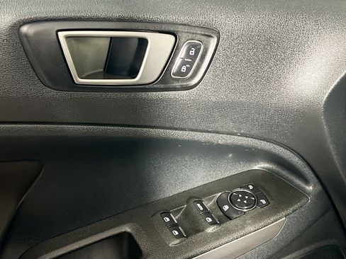 Used 2020 Ford EcoSport SE w/ SE Convenience Package image 16