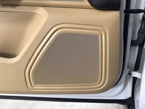 Certified 2018 Porsche Macan image 34