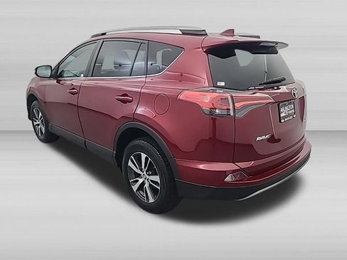 Used 2018 Toyota RAV4 XLE w/ Plus Extra Value Package FWD image 6
