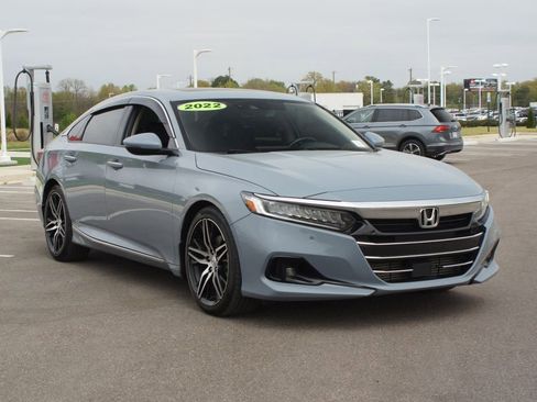 Used 2022 Honda Accord Touring image 2