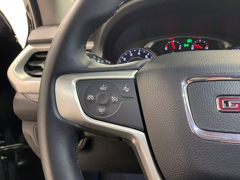 Used 2023 GMC Acadia SLT image 36