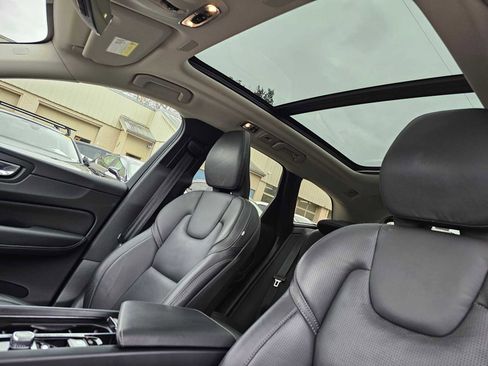 Used 2021 Volvo XC60 T5 Inscription w/ Advanced Package image 25
