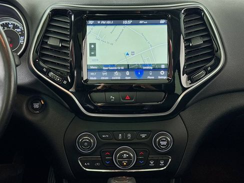 Used 2020 Jeep Cherokee Limited AWD/4WD image 13