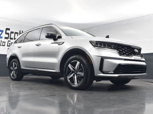 Used 2021 Kia Sorento S FWD image 23
