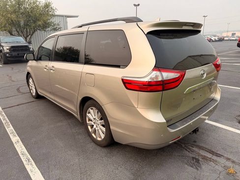 Used 2015 Toyota Sienna Limited Premium w/ Advanced Technology Package FWD image 3