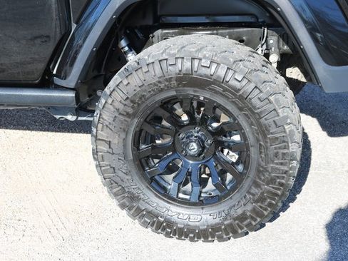 Used 2022 Jeep Gladiator Willys image 9
