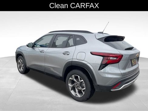 Used 2025 Chevrolet Trax LT w/ Driver Confidence Package FWD image 6