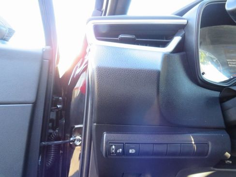 Certified 2024 Toyota Corolla SE image 34