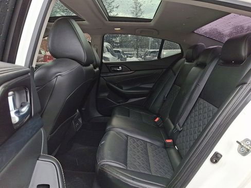 Used 2019 Nissan Maxima Platinum w/ Sport Mat Group FWD image 12