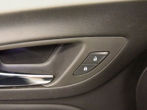 Used 2023 Chevrolet Equinox RS image 16