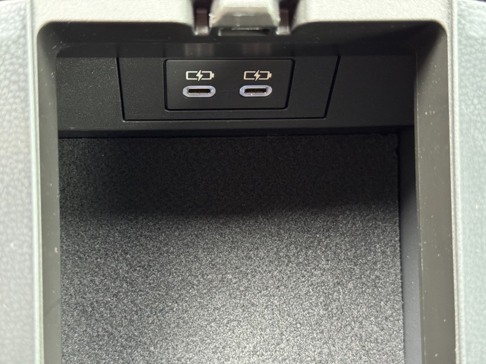 Used 2024 Toyota Prius Prime FWD image 31