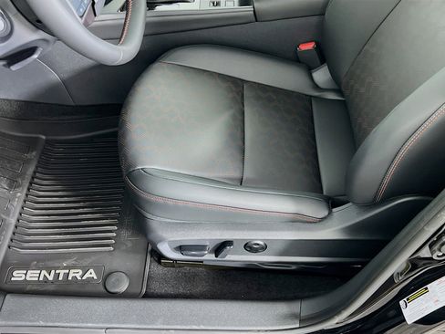 New 2026 Nissan Sentra SR FWD image 4