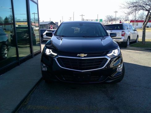 Used 2019 Chevrolet Equinox LT image 3