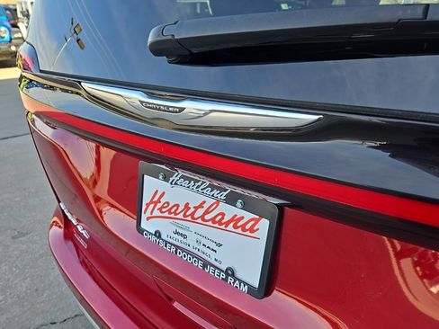 Used 2024 Chrysler Pacifica Pinnacle image 24