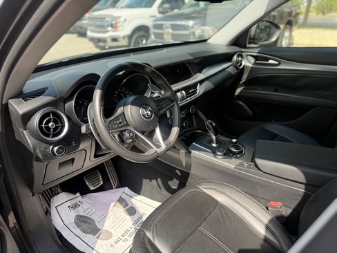 Used 2018 Alfa Romeo Stelvio Sport w/ Quick Order Package 22J Sport AWD/4WD image 12