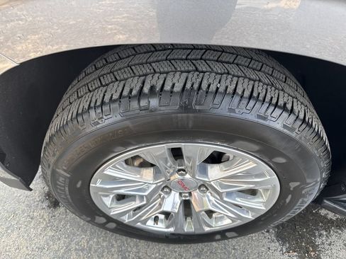 Used 2022 GMC Yukon XL Denali AWD/4WD image 2