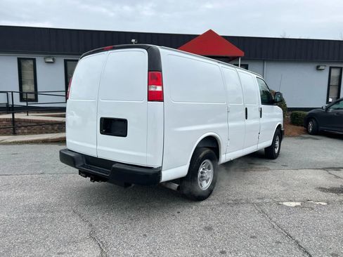 Used 2019 Chevrolet Express 2500 Van 3D w/ Communications Package image 7