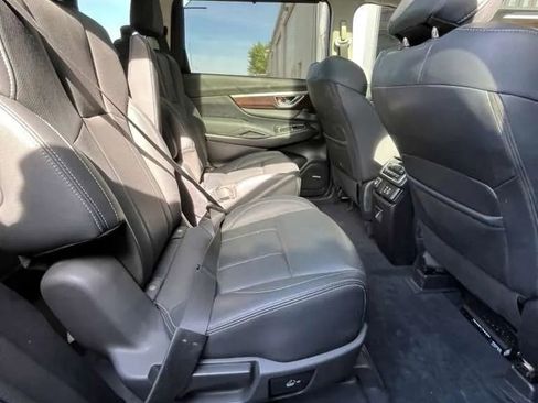 Used 2023 Subaru Ascent Touring AWD/4WD image 13