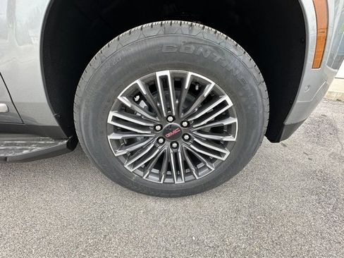 New 2026 GMC Yukon Elevation w/ LPO, Floor Liner Package image 3