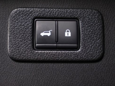 Used 2024 Nissan Armada Platinum w/ Captain's Chairs Package image 20