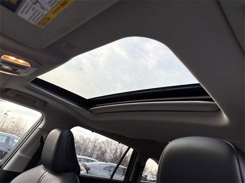 Used 2021 Toyota Highlander XLE image 16