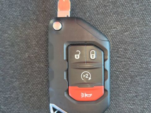Used 2026 Jeep Wrangler Sport AWD/4WD image 30