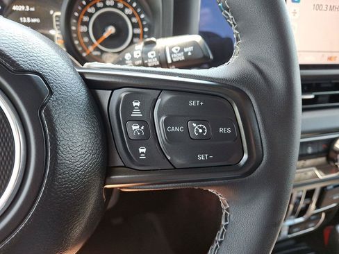 Used 2025 Jeep Wrangler Unlimited Rubicon AWD/4WD image 21