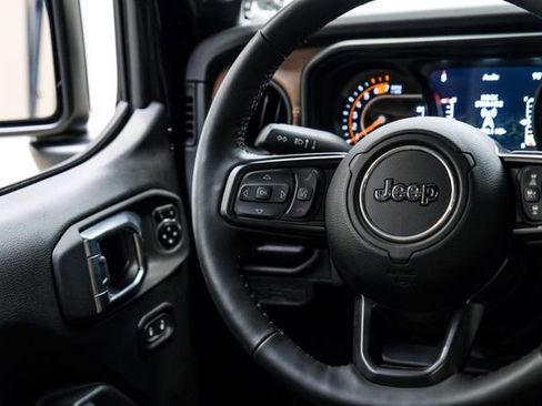 Used 2024 Jeep Wrangler Unlimited Rubicon w/ Technology Group AWD/4WD image 60