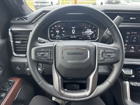 Used 2025 GMC Sierra 3500 Denali Ultimate image 17