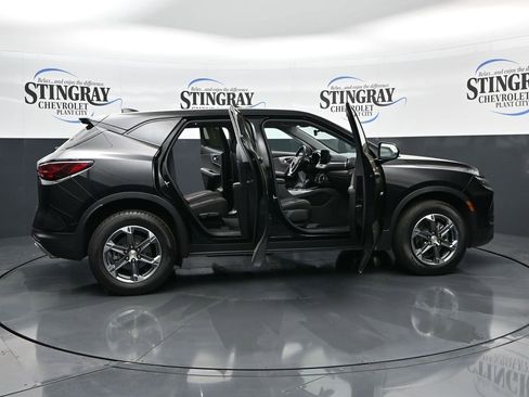Used 2025 Chevrolet Blazer LT AWD/4WD image 36
