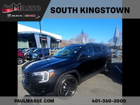 Used 2023 GMC Terrain SLT w/ Infotainment Package II image 2