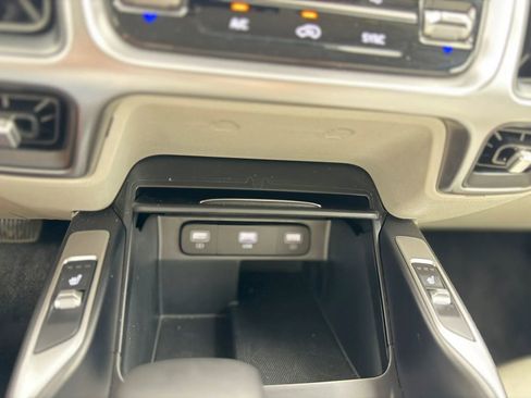 Used 2022 Kia Sorento S w/ Panoramic Sunroof Package FWD image 38