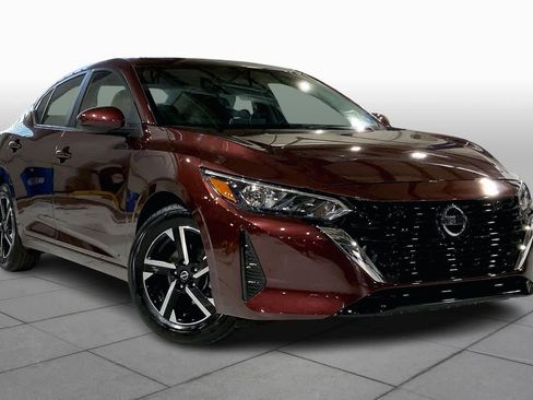 Used 2025 Nissan Sentra SV image 3