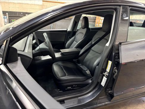 Used 2024 Tesla Model 3 Standard Range RWD image 27